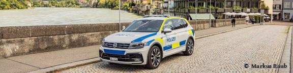 Polizeiauto auf der Rheinbrücke